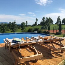 Bazén a tenisové kurty