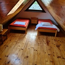 Podkrovní dvoulůžkový pokoj