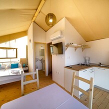Interiér glamping Krk