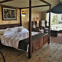 glampingová ložnice